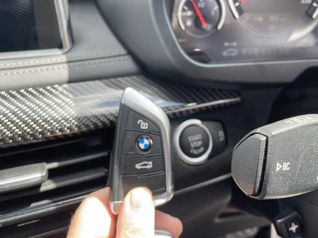 ＢＭＷ Ｘ５ Ｍ 秋田県 2016(平28)年 6.3万km ミネラルホワイト サンルーフ/純正ナビ/DVD/CD/AUX/フルセグTV/全方位カメラ/黒レザーシート/前席パワーシート/シートヒーター/純正LEDヘッドライト/純正フォグランプ/オートライト/純正21インチアルミホイール/革巻きステアリング/ステアリングスイッチ/クルーズコントロール/衝突被害軽減ブレーキ/横滑り防止/スマートキー/ミラー一体型ETC/前後タイプドライブレコーダー/フロアマット/電動格納ウインカードアミラー