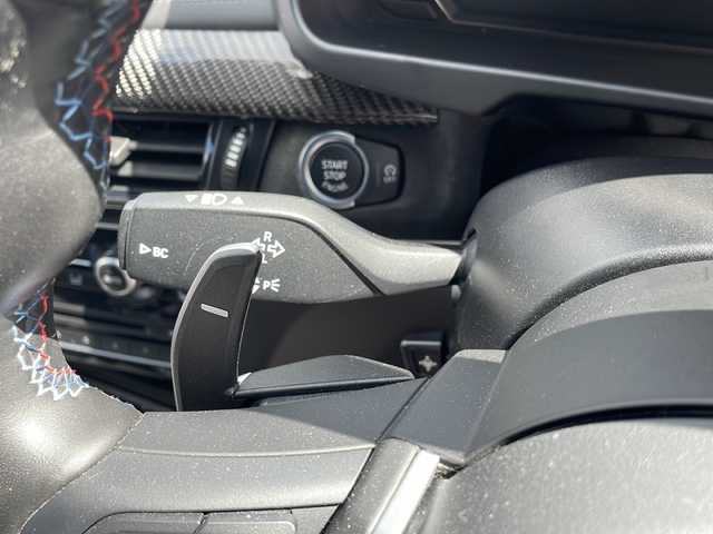 ＢＭＷ Ｘ５ Ｍ 秋田県 2016(平28)年 6.3万km ミネラルホワイト サンルーフ/純正ナビ/DVD/CD/AUX/フルセグTV/全方位カメラ/黒レザーシート/前席パワーシート/シートヒーター/純正LEDヘッドライト/純正フォグランプ/オートライト/純正21インチアルミホイール/革巻きステアリング/ステアリングスイッチ/クルーズコントロール/衝突被害軽減ブレーキ/横滑り防止/スマートキー/ミラー一体型ETC/前後タイプドライブレコーダー/フロアマット/電動格納ウインカードアミラー