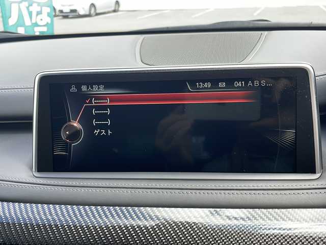 ＢＭＷ Ｘ５ Ｍ 秋田県 2016(平28)年 6.3万km ミネラルホワイト サンルーフ/純正ナビ/DVD/CD/AUX/フルセグTV/全方位カメラ/黒レザーシート/前席パワーシート/シートヒーター/純正LEDヘッドライト/純正フォグランプ/オートライト/純正21インチアルミホイール/革巻きステアリング/ステアリングスイッチ/クルーズコントロール/衝突被害軽減ブレーキ/横滑り防止/スマートキー/ミラー一体型ETC/前後タイプドライブレコーダー/フロアマット/電動格納ウインカードアミラー