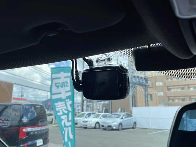 ＢＭＷ Ｘ５ Ｍ 秋田県 2016(平28)年 6.3万km ミネラルホワイト サンルーフ/純正ナビ/DVD/CD/AUX/フルセグTV/全方位カメラ/黒レザーシート/前席パワーシート/シートヒーター/純正LEDヘッドライト/純正フォグランプ/オートライト/純正21インチアルミホイール/革巻きステアリング/ステアリングスイッチ/クルーズコントロール/衝突被害軽減ブレーキ/横滑り防止/スマートキー/ミラー一体型ETC/前後タイプドライブレコーダー/フロアマット/電動格納ウインカードアミラー