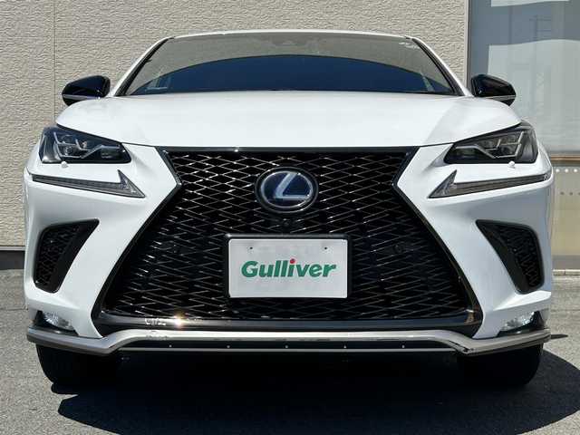 レクサス ＮＸ 300h Fスポーツ 大分県 2018(平30)年 4.3万km ホワイトノーヴァガラスフレーク ワンオーナー/サンルーフ/純正10.3インチメモリナビ/（フルセグ／Bluetooth ／CD／DVD ）/赤レザーシート/電動リアゲート/パノラミックビューモニター/レーダークルーズコントロール/コーナーセンサー前後/衝突被害軽減システム/メモリシート/シートヒーター/エアシート/ETC2.0/ドライブレコーダー/レーダー探知機/プッシュスタート/スペアキー/取扱説明書