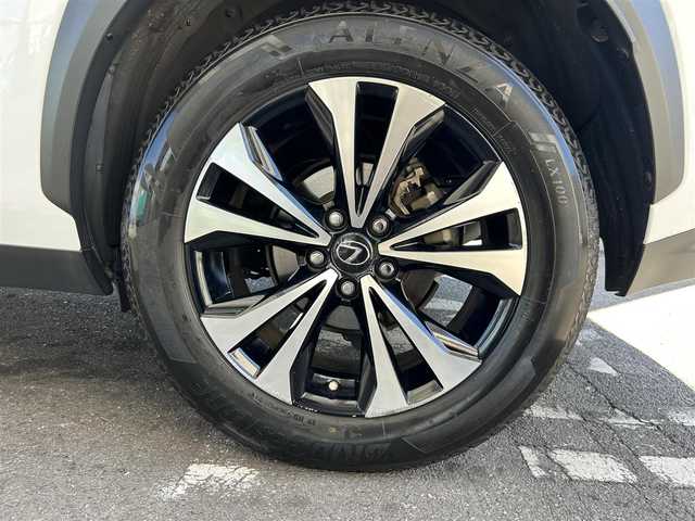 レクサス ＮＸ 300h Fスポーツ 大分県 2018(平30)年 4.3万km ホワイトノーヴァガラスフレーク ワンオーナー/サンルーフ/純正10.3インチメモリナビ/（フルセグ／Bluetooth ／CD／DVD ）/赤レザーシート/電動リアゲート/パノラミックビューモニター/レーダークルーズコントロール/コーナーセンサー前後/衝突被害軽減システム/メモリシート/シートヒーター/エアシート/ETC2.0/ドライブレコーダー/レーダー探知機/プッシュスタート/スペアキー/取扱説明書