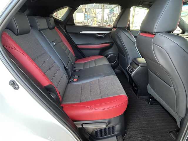 レクサス ＮＸ 300h Fスポーツ 大分県 2018(平30)年 4.3万km ホワイトノーヴァガラスフレーク ワンオーナー/サンルーフ/純正10.3インチメモリナビ/（フルセグ／Bluetooth ／CD／DVD ）/赤レザーシート/電動リアゲート/パノラミックビューモニター/レーダークルーズコントロール/コーナーセンサー前後/衝突被害軽減システム/メモリシート/シートヒーター/エアシート/ETC2.0/ドライブレコーダー/レーダー探知機/プッシュスタート/スペアキー/取扱説明書