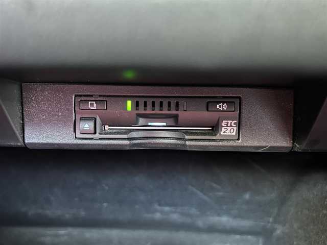 レクサス ＮＸ 300h Fスポーツ 大分県 2018(平30)年 4.3万km ホワイトノーヴァガラスフレーク ワンオーナー/サンルーフ/純正10.3インチメモリナビ/（フルセグ／Bluetooth ／CD／DVD ）/赤レザーシート/電動リアゲート/パノラミックビューモニター/レーダークルーズコントロール/コーナーセンサー前後/衝突被害軽減システム/メモリシート/シートヒーター/エアシート/ETC2.0/ドライブレコーダー/レーダー探知機/プッシュスタート/スペアキー/取扱説明書