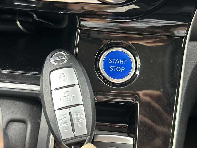 日産 セレナ e－パワー ハイウェイスター V 三重県 2021(令3)年 5万km マルーンレッド 純正10インチナビ/後席モニター/全方位カメラ/デジタルインナーミラー/プロパイロット/追従式クルーズコントロール/衝突軽減ブレーキ/レーンキープアシスト/ブラインドスポットモニター/両側パワースライドドア/電動パーキングブレーキ/オートブレーキホールド/オートハイビーム/コーナーセンサー/スマートキー