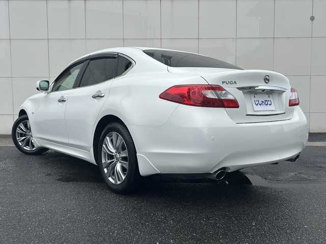 日産 フーガ 250GT 埼玉県 2014(平26)年 5.5万km クリスタルホワイトパール (株)IDOMが運営する【じしゃロン熊谷店】の自社ローン専用車両になりますこちらは現金またはオートローンご利用時の価格です。自社ローンご希望の方は別途その旨お申付け下さい/純正ＨＤＤナビ（ＴＶ/BT/CD/DVD/AM/FM)/クルーズコントロール/ＥＴＣ/バックカメラ/パワーシート/シートメモリー/前後ドライブレコーダー/ＭＴ付オートマ/オートライト/ＡＦＳ/スマートキー/純正アルミホイール/純正フロアマット