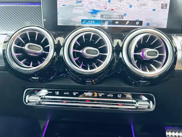 メルセデス・ベンツ ＧＬＢ２００ｄ AMGライン 大阪府 2020(令2)年 3.7万km コスモスブラック レーダーセーフティP/ハーフ革/メモリ付きパワーシート/シートヒーター/ACC/純正ナビ/TV/360度カメラ/純正19インチAW/LEDヘッドライト/アンビエントライト/電動リアゲート/ブラインドスポット/ワイヤレス充電