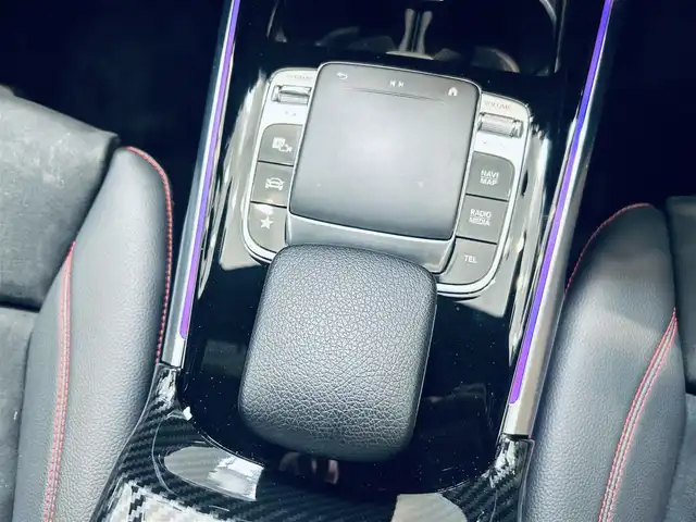 メルセデス・ベンツ ＧＬＢ２００ｄ AMGライン 大阪府 2020(令2)年 3.7万km コスモスブラック レーダーセーフティP/ハーフ革/メモリ付きパワーシート/シートヒーター/ACC/純正ナビ/TV/360度カメラ/純正19インチAW/LEDヘッドライト/アンビエントライト/電動リアゲート/ブラインドスポット/ワイヤレス充電