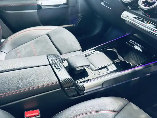 メルセデス・ベンツ ＧＬＢ２００ｄ AMGライン 大阪府 2020(令2)年 3.7万km コスモスブラック レーダーセーフティP/ハーフ革/メモリ付きパワーシート/シートヒーター/ACC/純正ナビ/TV/360度カメラ/純正19インチAW/LEDヘッドライト/アンビエントライト/電動リアゲート/ブラインドスポット/ワイヤレス充電