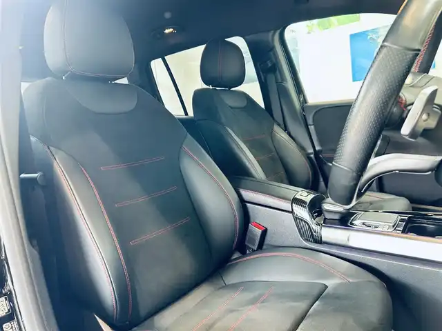 メルセデス・ベンツ ＧＬＢ２００ｄ AMGライン 大阪府 2020(令2)年 3.7万km コスモスブラック レーダーセーフティP/ハーフ革/メモリ付きパワーシート/シートヒーター/ACC/純正ナビ/TV/360度カメラ/純正19インチAW/LEDヘッドライト/アンビエントライト/電動リアゲート/ブラインドスポット/ワイヤレス充電