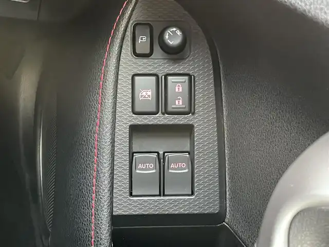 トヨタ ８６ GT 東京都 2013(平25)年 5.4万km サテンホワイトパール 純正ナビ　/フルエアロ　/社外マフラー　/パドルシフト　/革巻きステアリング　/デュアルエアコン　/VSCスポーツモード切替スイッチ　/６AT
