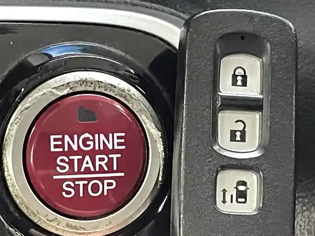 ホンダ Ｎ ＢＯＸ カスタム G Lパッケージ 熊本県 2015(平27)年 5.5万km プレミアムホワイトパールⅡ 社外ナビAVN-Z04i（ＣＤ・ＤＶＤ・フルセグ・ＢＴ・ＳＤ）/片側パワースライドドア　/横滑り防止　/アイドリングストップ　/電動格納ミラー/社外フロアマット　/純正１４インチＡＷ　/オートライト　/ＨＩＤライト　/フォグランプ/スマートキー　/プッシュスタート