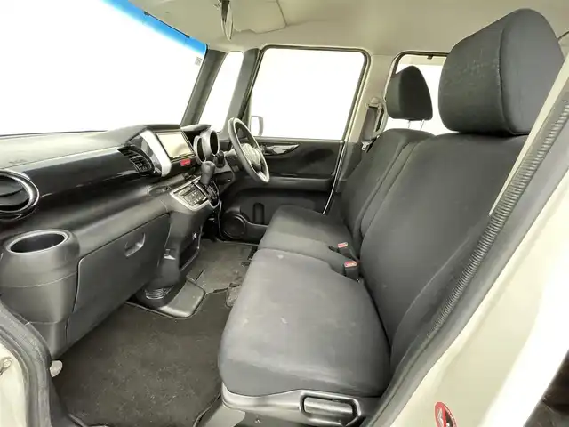 ホンダ Ｎ ＢＯＸ カスタム G Lパッケージ 熊本県 2015(平27)年 5.5万km プレミアムホワイトパールⅡ 社外ナビAVN-Z04i（ＣＤ・ＤＶＤ・フルセグ・ＢＴ・ＳＤ）/片側パワースライドドア　/横滑り防止　/アイドリングストップ　/電動格納ミラー/社外フロアマット　/純正１４インチＡＷ　/オートライト　/ＨＩＤライト　/フォグランプ/スマートキー　/プッシュスタート