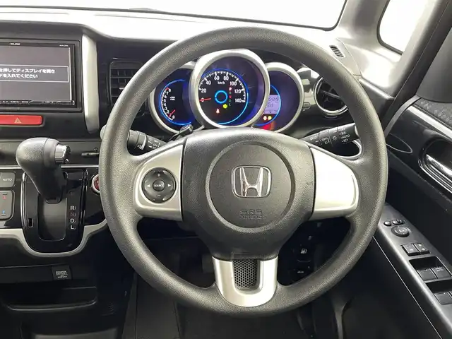 ホンダ Ｎ ＢＯＸ カスタム G Lパッケージ 熊本県 2015(平27)年 5.5万km プレミアムホワイトパールⅡ 社外ナビAVN-Z04i（ＣＤ・ＤＶＤ・フルセグ・ＢＴ・ＳＤ）/片側パワースライドドア　/横滑り防止　/アイドリングストップ　/電動格納ミラー/社外フロアマット　/純正１４インチＡＷ　/オートライト　/ＨＩＤライト　/フォグランプ/スマートキー　/プッシュスタート