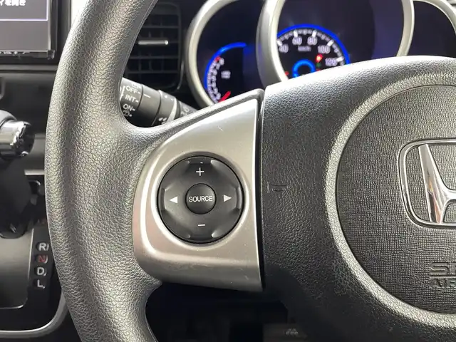 ホンダ Ｎ ＢＯＸ カスタム G Lパッケージ 熊本県 2015(平27)年 5.5万km プレミアムホワイトパールⅡ 社外ナビAVN-Z04i（ＣＤ・ＤＶＤ・フルセグ・ＢＴ・ＳＤ）/片側パワースライドドア　/横滑り防止　/アイドリングストップ　/電動格納ミラー/社外フロアマット　/純正１４インチＡＷ　/オートライト　/ＨＩＤライト　/フォグランプ/スマートキー　/プッシュスタート