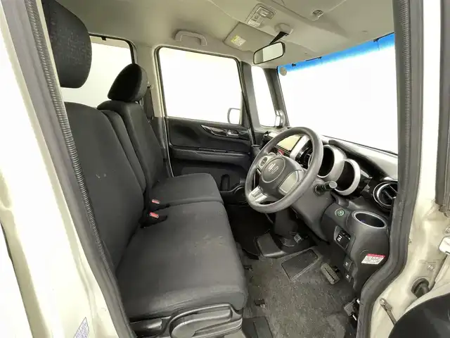 ホンダ Ｎ ＢＯＸ カスタム G Lパッケージ 熊本県 2015(平27)年 5.5万km プレミアムホワイトパールⅡ 社外ナビAVN-Z04i（ＣＤ・ＤＶＤ・フルセグ・ＢＴ・ＳＤ）/片側パワースライドドア　/横滑り防止　/アイドリングストップ　/電動格納ミラー/社外フロアマット　/純正１４インチＡＷ　/オートライト　/ＨＩＤライト　/フォグランプ/スマートキー　/プッシュスタート