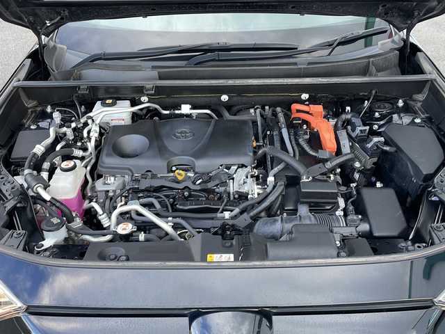 トヨタ ＲＡＶ４ ＰＨＶ G Z 山口県 2021(令3)年 7.9万km アティチュードブラックマイカ パノラマムーンルーフ/4WD/ワンオーナー/純正ディスプレイオーディオ/・フルセグテレビ/・Bluetooth機能/・AM/FMラジオ/・USB入力端子/・Miracast/・交通情報/バックカメラ/パノラミックビューモニター/デジタルインナーミラー/パワーバックドア/シートメモリー/ETC/ドライブレコーダー/ブラインドスポットモニター/D/N席シートヒーター/エアシート/スマートキー×２/プッシュスタート/取扱説明書/保証書/Toyota Safty Sense/・プリクラッシュセーフティー/・レーントレーシングアシスト/・レーダークルーズコントロール/・オートマチックハイビーム/・ロードサインアシスト/盗難防止装置/純正18インチAW