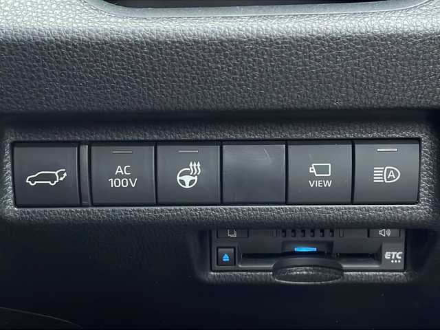 トヨタ ＲＡＶ４ ＰＨＶ G Z 山口県 2021(令3)年 7.9万km アティチュードブラックマイカ パノラマムーンルーフ/4WD/ワンオーナー/純正ディスプレイオーディオ/・フルセグテレビ/・Bluetooth機能/・AM/FMラジオ/・USB入力端子/・Miracast/・交通情報/バックカメラ/パノラミックビューモニター/デジタルインナーミラー/パワーバックドア/シートメモリー/ETC/ドライブレコーダー/ブラインドスポットモニター/D/N席シートヒーター/エアシート/スマートキー×２/プッシュスタート/取扱説明書/保証書/Toyota Safty Sense/・プリクラッシュセーフティー/・レーントレーシングアシスト/・レーダークルーズコントロール/・オートマチックハイビーム/・ロードサインアシスト/盗難防止装置/純正18インチAW