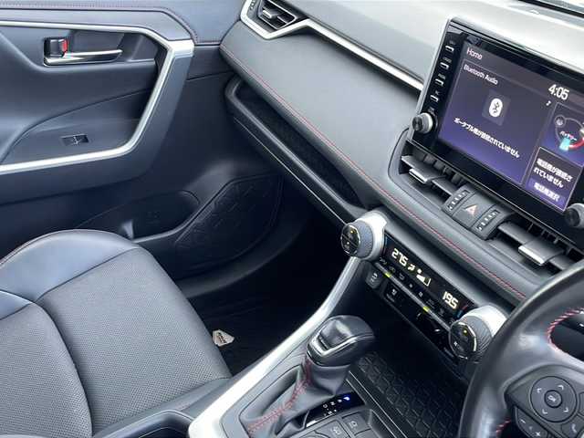 トヨタ ＲＡＶ４ ＰＨＶ G Z 山口県 2021(令3)年 7.9万km アティチュードブラックマイカ パノラマムーンルーフ/4WD/ワンオーナー/純正ディスプレイオーディオ/・フルセグテレビ/・Bluetooth機能/・AM/FMラジオ/・USB入力端子/・Miracast/・交通情報/バックカメラ/パノラミックビューモニター/デジタルインナーミラー/パワーバックドア/シートメモリー/ETC/ドライブレコーダー/ブラインドスポットモニター/D/N席シートヒーター/エアシート/スマートキー×２/プッシュスタート/取扱説明書/保証書/Toyota Safty Sense/・プリクラッシュセーフティー/・レーントレーシングアシスト/・レーダークルーズコントロール/・オートマチックハイビーム/・ロードサインアシスト/盗難防止装置/純正18インチAW