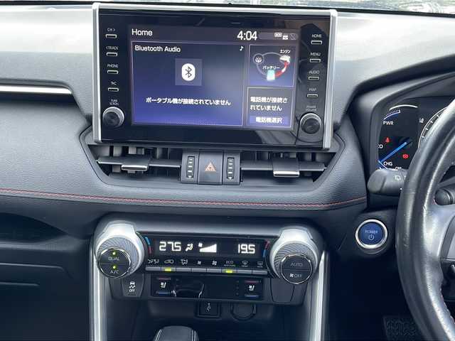 トヨタ ＲＡＶ４ ＰＨＶ G Z 山口県 2021(令3)年 7.9万km アティチュードブラックマイカ パノラマムーンルーフ/4WD/ワンオーナー/純正ディスプレイオーディオ/・フルセグテレビ/・Bluetooth機能/・AM/FMラジオ/・USB入力端子/・Miracast/・交通情報/バックカメラ/パノラミックビューモニター/デジタルインナーミラー/パワーバックドア/シートメモリー/ETC/ドライブレコーダー/ブラインドスポットモニター/D/N席シートヒーター/エアシート/スマートキー×２/プッシュスタート/取扱説明書/保証書/Toyota Safty Sense/・プリクラッシュセーフティー/・レーントレーシングアシスト/・レーダークルーズコントロール/・オートマチックハイビーム/・ロードサインアシスト/盗難防止装置/純正18インチAW
