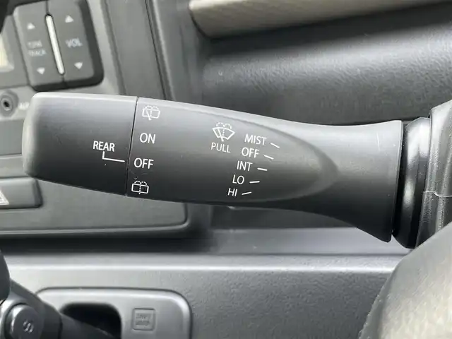 スズキ ワゴンＲ HYBRID FX 群馬県 2021(令3)年 1.1万km ピュアホワイトP 安全性能/・デュアルセンサーブレーキサポート/・車線逸脱警報/・パーキングソナー/純正CDプレーヤー/　　CD/FM/AM/運転席シートヒーター/オートライト/横滑り防止/純正フロアマット/純正14ホイール/ドアバイザー/スマートキー2本