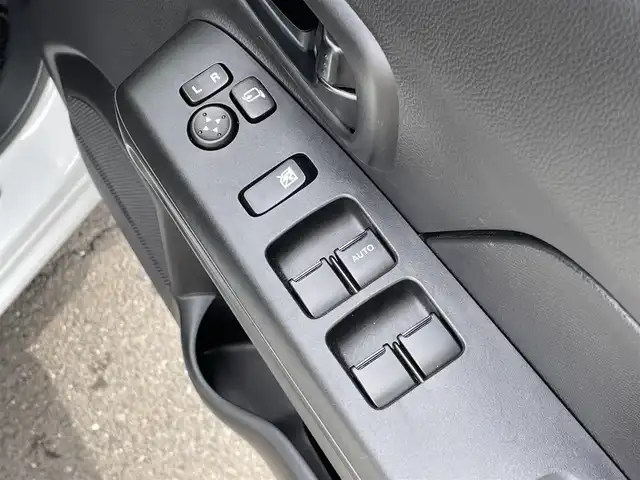 スズキ ワゴンＲ HYBRID FX 群馬県 2021(令3)年 1.1万km ピュアホワイトP 安全性能/・デュアルセンサーブレーキサポート/・車線逸脱警報/・パーキングソナー/純正CDプレーヤー/　　CD/FM/AM/運転席シートヒーター/オートライト/横滑り防止/純正フロアマット/純正14ホイール/ドアバイザー/スマートキー2本
