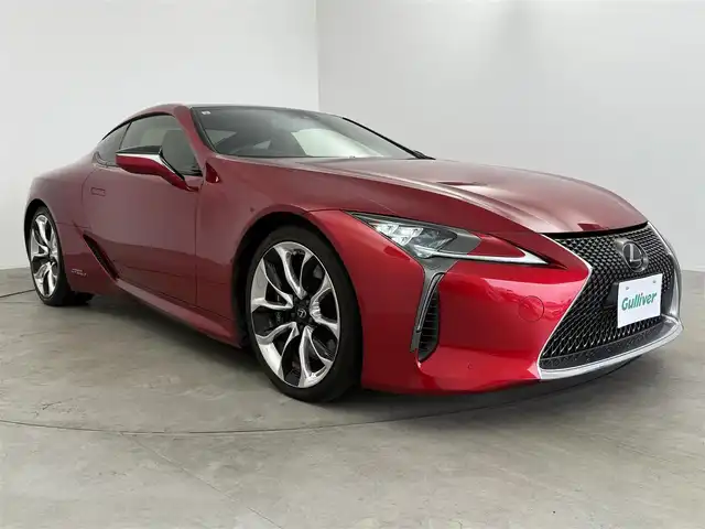 レクサス ＬＣ 500h Sパッケージ 愛知県 2017(平29)年 5万km ラディアントレッドコントラストレイヤリング レクサスセーフティセンス/　　・プリクラッシュセーフティ/　　・レーントレーシングアシスト/　　・レーダークルーズコントロール/　　・オートマチックハイビーム/クリアランスソナー/バックソナー/ブラインドスポットモニター/純正12.3インチナビ/　　CD/DVD/BT/フルセグ/バックカメラ/ビルトインETC2.0/ハーフレザーシート/パワーシート/シートポジションメモリ機能/シートヒーター/ベンチレーション/パワートランクリッド/純正3眼ヘッドライト/フォグランプ/純正21インチアルミホイール/取扱説明書