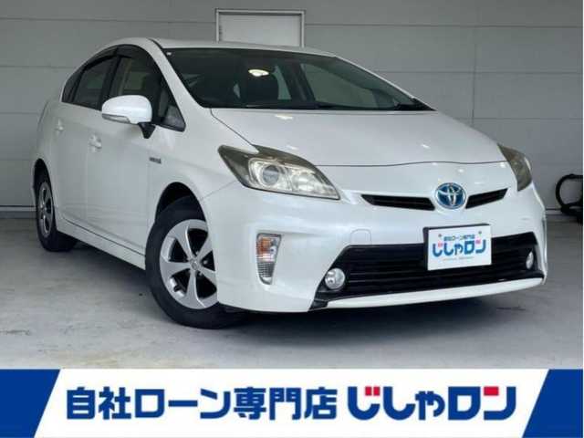 トヨタ プリウス S 沖縄県 2012(平24)年 7.1万km ホワイトパールクリスタルシャイン (株)IDOMが運営する【じしゃロンコザ店】の自社ローン対象車両になります。こちらは現金ご利用時の価格です。自社ローンご希望の方は別途その旨お申付け下さい。/純正ナビ　/フルセグＴＶ　/Ｂｌｕｅｔｏｏｔｈ接続　/ＣＤ／ＤＶＤ接続　/バックカメラ　/ＥＴＣ　/プッシュスタート　/スマートキー　/スペアキー　/オートライト　/純正フロアマット　/パワーウィンドウ