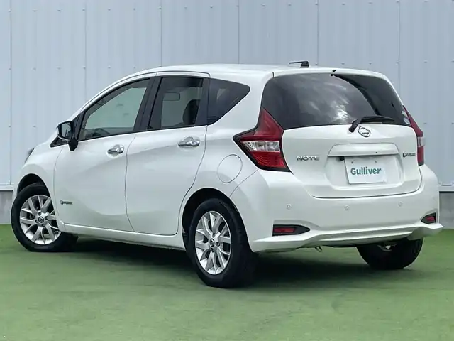 日産 ノート e－パワー X 香川県 2020(令2)年 6万km ホワイト 登録時走行距離：59731km/ケンウッド製ナビゲーション【MDV-D207】/【AM/FM/CD/iPod】/インテリジェントエマージェンシーブレーキ/バックカメラ/クリアランスソナー（前後）/踏み間違い衝突防止アシスト/LDW（車線逸脱警報）/オートヘッドライト/レベライザー/純正15インチアルミホイール/フロアマット/スペアキー/スマートキー/プッシュスタート