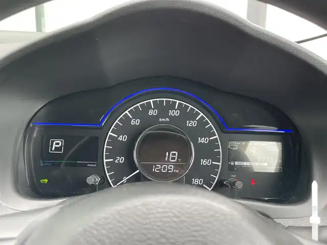 日産 ノート e－パワー X 香川県 2020(令2)年 6万km ホワイト 登録時走行距離：59731km/ケンウッド製ナビゲーション【MDV-D207】/【AM/FM/CD/iPod】/インテリジェントエマージェンシーブレーキ/バックカメラ/クリアランスソナー（前後）/踏み間違い衝突防止アシスト/LDW（車線逸脱警報）/オートヘッドライト/レベライザー/純正15インチアルミホイール/フロアマット/スペアキー/スマートキー/プッシュスタート