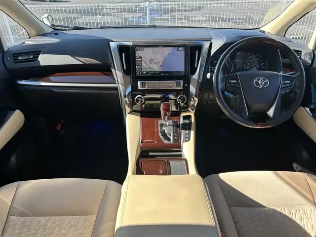 トヨタ アルファードハイブリット X 島根県 2015(平27)年 10.8万km ラグジュアリーホワイトパールクリスタルシャインガラスフレーク 登録時走行距離107901km/ワンオーナー/アルパイン10インチSD純正ナビ/アルパイン12.8インチフリップダウンモニター/フルセグTV/横滑り防止装置/衝突被害軽減ブレーキ/バックカメラ/クリアランスソナー/インテリジェントクリアランスソナー/両側パワースライドドア/レーダークルーズコントロール/ETC2.0/EVモード/エコモード/ステアリングスイッチ/オートライト/LEDヘッドライト/フォグランプ/プッシュスタート/スマートキー×2/ウィンカーミラー/禁煙車/保証書/取扱説明書