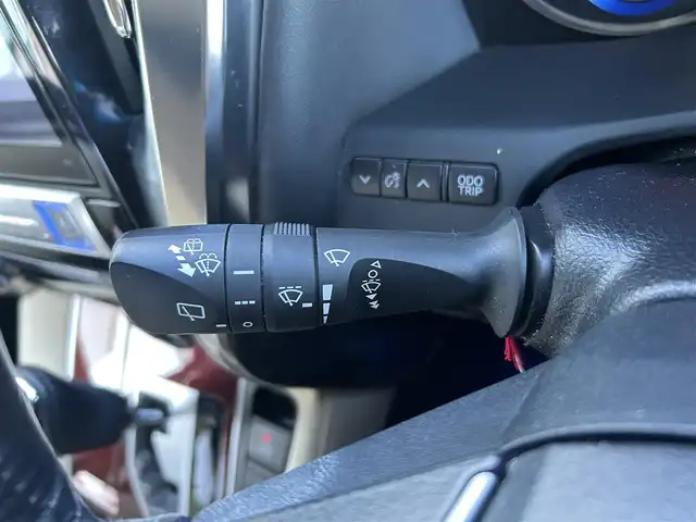 トヨタ アルファードハイブリット X 島根県 2015(平27)年 10.8万km ラグジュアリーホワイトパールクリスタルシャインガラスフレーク 登録時走行距離107901km/ワンオーナー/アルパイン10インチSD純正ナビ/アルパイン12.8インチフリップダウンモニター/フルセグTV/横滑り防止装置/衝突被害軽減ブレーキ/バックカメラ/クリアランスソナー/インテリジェントクリアランスソナー/両側パワースライドドア/レーダークルーズコントロール/ETC2.0/EVモード/エコモード/ステアリングスイッチ/オートライト/LEDヘッドライト/フォグランプ/プッシュスタート/スマートキー×2/ウィンカーミラー/禁煙車/保証書/取扱説明書