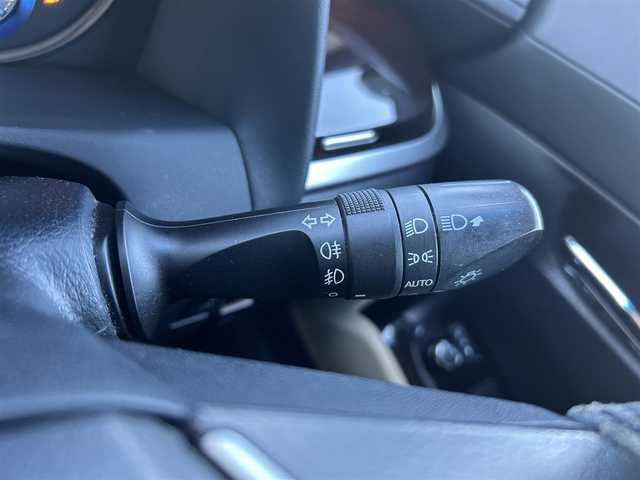 トヨタ アルファードハイブリット X 島根県 2015(平27)年 10.8万km ラグジュアリーホワイトパールクリスタルシャインガラスフレーク 登録時走行距離107901km/ワンオーナー/アルパイン10インチSD純正ナビ/アルパイン12.8インチフリップダウンモニター/フルセグTV/横滑り防止装置/衝突被害軽減ブレーキ/バックカメラ/クリアランスソナー/インテリジェントクリアランスソナー/両側パワースライドドア/レーダークルーズコントロール/ETC2.0/EVモード/エコモード/ステアリングスイッチ/オートライト/LEDヘッドライト/フォグランプ/プッシュスタート/スマートキー×2/ウィンカーミラー/禁煙車/保証書/取扱説明書