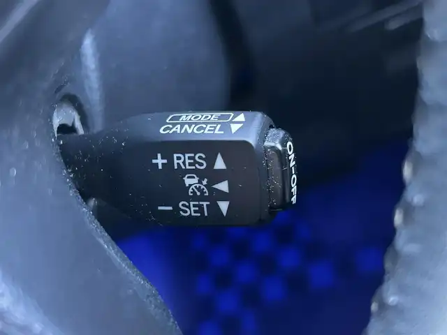 トヨタ アルファードハイブリット X 島根県 2015(平27)年 10.8万km ラグジュアリーホワイトパールクリスタルシャインガラスフレーク 登録時走行距離107901km/ワンオーナー/アルパイン10インチSD純正ナビ/アルパイン12.8インチフリップダウンモニター/フルセグTV/横滑り防止装置/衝突被害軽減ブレーキ/バックカメラ/クリアランスソナー/インテリジェントクリアランスソナー/両側パワースライドドア/レーダークルーズコントロール/ETC2.0/EVモード/エコモード/ステアリングスイッチ/オートライト/LEDヘッドライト/フォグランプ/プッシュスタート/スマートキー×2/ウィンカーミラー/禁煙車/保証書/取扱説明書