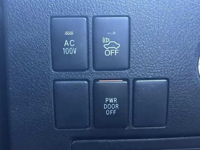 トヨタ アルファードハイブリット X 島根県 2015(平27)年 10.8万km ラグジュアリーホワイトパールクリスタルシャインガラスフレーク 登録時走行距離107901km/ワンオーナー/アルパイン10インチSD純正ナビ/アルパイン12.8インチフリップダウンモニター/フルセグTV/横滑り防止装置/衝突被害軽減ブレーキ/バックカメラ/クリアランスソナー/インテリジェントクリアランスソナー/両側パワースライドドア/レーダークルーズコントロール/ETC2.0/EVモード/エコモード/ステアリングスイッチ/オートライト/LEDヘッドライト/フォグランプ/プッシュスタート/スマートキー×2/ウィンカーミラー/禁煙車/保証書/取扱説明書