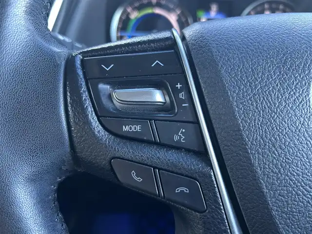 トヨタ アルファードハイブリット X 島根県 2015(平27)年 10.8万km ラグジュアリーホワイトパールクリスタルシャインガラスフレーク 登録時走行距離107901km/ワンオーナー/アルパイン10インチSD純正ナビ/アルパイン12.8インチフリップダウンモニター/フルセグTV/横滑り防止装置/衝突被害軽減ブレーキ/バックカメラ/クリアランスソナー/インテリジェントクリアランスソナー/両側パワースライドドア/レーダークルーズコントロール/ETC2.0/EVモード/エコモード/ステアリングスイッチ/オートライト/LEDヘッドライト/フォグランプ/プッシュスタート/スマートキー×2/ウィンカーミラー/禁煙車/保証書/取扱説明書