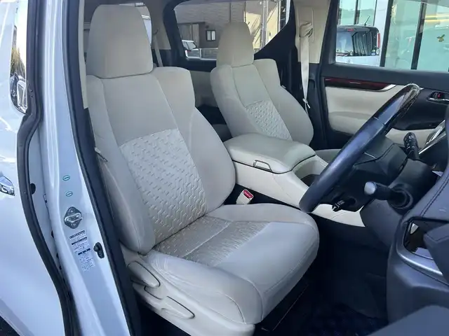 トヨタ アルファードハイブリット X 島根県 2015(平27)年 10.8万km ラグジュアリーホワイトパールクリスタルシャインガラスフレーク 登録時走行距離107901km/ワンオーナー/アルパイン10インチSD純正ナビ/アルパイン12.8インチフリップダウンモニター/フルセグTV/横滑り防止装置/衝突被害軽減ブレーキ/バックカメラ/クリアランスソナー/インテリジェントクリアランスソナー/両側パワースライドドア/レーダークルーズコントロール/ETC2.0/EVモード/エコモード/ステアリングスイッチ/オートライト/LEDヘッドライト/フォグランプ/プッシュスタート/スマートキー×2/ウィンカーミラー/禁煙車/保証書/取扱説明書