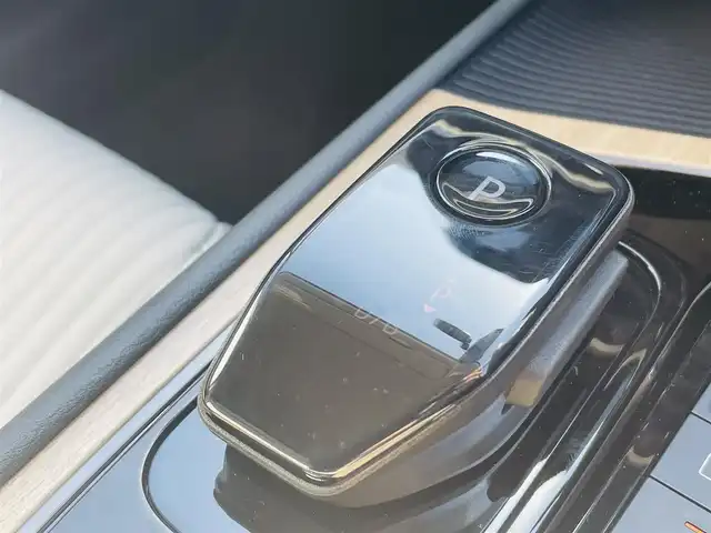 日産 オーラ G レザーエディション 熊本県 2022(令4)年 1.5万km ミッドナイトブラック/サンライズカッパー 純正ナビ/・AM/FM/BT/HDMI/USB/SD/・フルセグTV/アラウンドビューモニター/ETC/衝突軽減ブレーキ/側方支援/標識認識機能/後側方支援/ふらつき警報/前席シートヒーター/革巻きステアリング/ステアリングスイッチ/ステアリングヒーター/オートライト/LEDヘッドライト/電動パーキングブレーキ/オートホールドブレーキ/純正フロアマット/純正アルミホイール/電動格納ミラー/ウインカーミラー/スマートキー