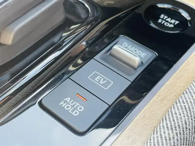 日産 オーラ G レザーエディション 熊本県 2022(令4)年 1.5万km ミッドナイトブラック/サンライズカッパー 純正ナビ/・AM/FM/BT/HDMI/USB/SD/・フルセグTV/アラウンドビューモニター/ETC/衝突軽減ブレーキ/側方支援/標識認識機能/後側方支援/ふらつき警報/前席シートヒーター/革巻きステアリング/ステアリングスイッチ/ステアリングヒーター/オートライト/LEDヘッドライト/電動パーキングブレーキ/オートホールドブレーキ/純正フロアマット/純正アルミホイール/電動格納ミラー/ウインカーミラー/スマートキー