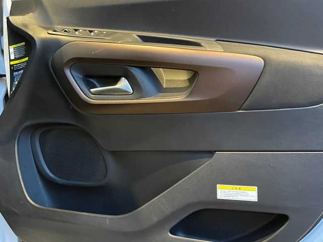 プジョー リフター 愛知県 2022(令4)年 2.9万km 白 純正ナビ/フルセグTV/ディスプレイオーディオ/360度カメラ/AppleCarPlay/ガラスルーフ/サンブラインド/アクティブクルーズコントロール/ブラインドスポットアシスト /レーンキープアシスト/純正17インチアルミ