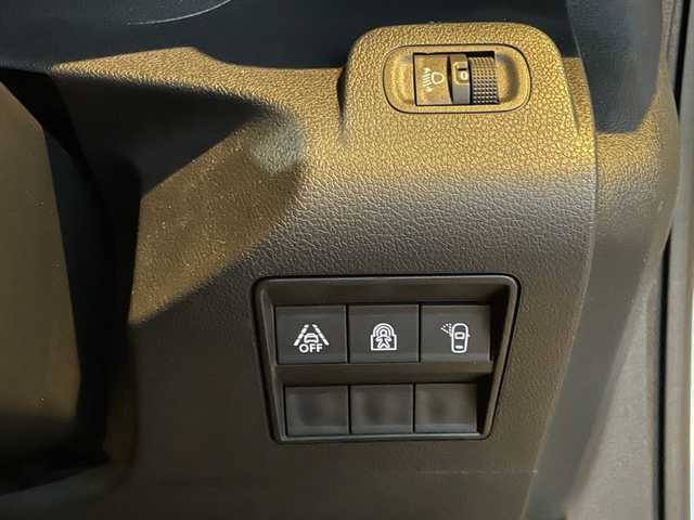 プジョー リフター 愛知県 2022(令4)年 2.9万km 白 純正ナビ/フルセグTV/ディスプレイオーディオ/360度カメラ/AppleCarPlay/ガラスルーフ/サンブラインド/アクティブクルーズコントロール/ブラインドスポットアシスト /レーンキープアシスト/純正17インチアルミ