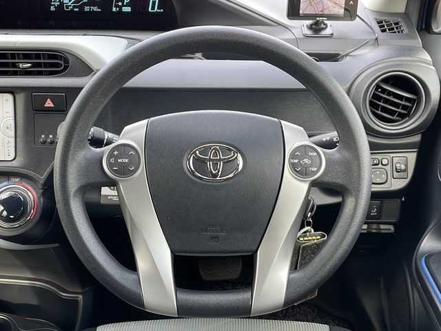 トヨタ アクア S 新潟県 2014(平26)年 3.1万km クールソーダメタリック 純正SDナビ(NSCP-W62)/CD/BT/ワンセグテレビ/バックカメラ/ETC/ステアリングスイッチ/リモコンキー /社外15インチAW冬タイヤ車載