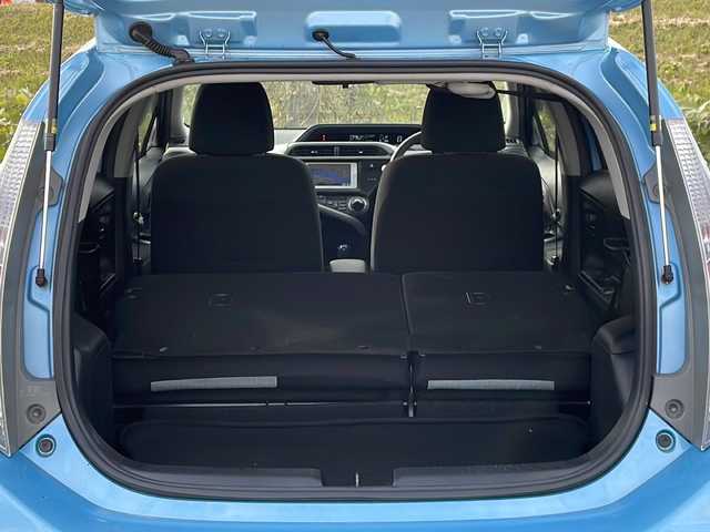 トヨタ アクア S 新潟県 2014(平26)年 3.1万km クールソーダメタリック 純正SDナビ(NSCP-W62)/CD/BT/ワンセグテレビ/バックカメラ/ETC/ステアリングスイッチ/リモコンキー /社外15インチAW冬タイヤ車載