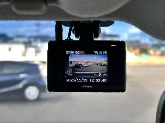 日産 エルグランド 250ハイウェイスターS 宮城県 2017(平29)年 5.8万km ブリリアントホワイトパール カーウィングスナビゲーションシステム/リアエンターテイメントシステム/・カーウィングス対応HDDナビ/・地デジTV/・CD/DVD/・リアエンターテイメントシステム（11インチ）/・ステアリングスイッチ/・フロント＆バックソナー/・アラウンドビューモニター/・ビルトインETC/パワースライドドア（運転席側）/＝＝＝/純正フロントスポイラー/ドライブレコーダー/AC100V/100Wアクセサリーコンセント/パワースライドドア（助手席側）/ハーフレザーシート/革巻きステアリング/クルーズコントロール/MTモード付ATシフト/LEDヘッドランプ/フォグランプ/オートライト/スマートキー＆プッシュスタート/電動格納ミラー/純正18インチAW/フロアマット/ドアバイザー/W/サイド/カーテンエアバッグ