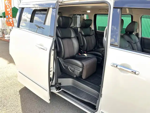 日産 エルグランド 250ハイウェイスターS 宮城県 2017(平29)年 5.8万km ブリリアントホワイトパール カーウィングスナビゲーションシステム/リアエンターテイメントシステム/・カーウィングス対応HDDナビ/・地デジTV/・CD/DVD/・リアエンターテイメントシステム（11インチ）/・ステアリングスイッチ/・フロント＆バックソナー/・アラウンドビューモニター/・ビルトインETC/パワースライドドア（運転席側）/＝＝＝/純正フロントスポイラー/ドライブレコーダー/AC100V/100Wアクセサリーコンセント/パワースライドドア（助手席側）/ハーフレザーシート/革巻きステアリング/クルーズコントロール/MTモード付ATシフト/LEDヘッドランプ/フォグランプ/オートライト/スマートキー＆プッシュスタート/電動格納ミラー/純正18インチAW/フロアマット/ドアバイザー/W/サイド/カーテンエアバッグ