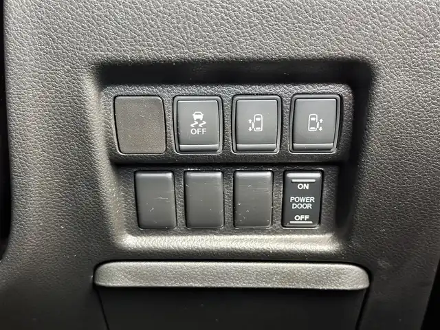 日産 エルグランド 250ハイウェイスターS 宮城県 2017(平29)年 5.8万km ブリリアントホワイトパール カーウィングスナビゲーションシステム/リアエンターテイメントシステム/・カーウィングス対応HDDナビ/・地デジTV/・CD/DVD/・リアエンターテイメントシステム（11インチ）/・ステアリングスイッチ/・フロント＆バックソナー/・アラウンドビューモニター/・ビルトインETC/パワースライドドア（運転席側）/＝＝＝/純正フロントスポイラー/ドライブレコーダー/AC100V/100Wアクセサリーコンセント/パワースライドドア（助手席側）/ハーフレザーシート/革巻きステアリング/クルーズコントロール/MTモード付ATシフト/LEDヘッドランプ/フォグランプ/オートライト/スマートキー＆プッシュスタート/電動格納ミラー/純正18インチAW/フロアマット/ドアバイザー/W/サイド/カーテンエアバッグ