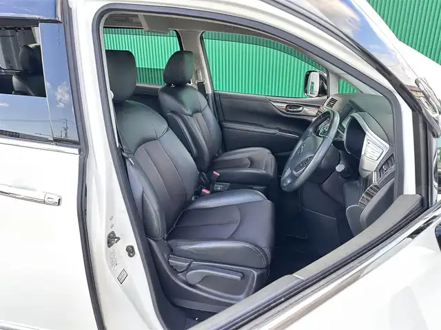 日産 エルグランド 250ハイウェイスターS 宮城県 2017(平29)年 5.8万km ブリリアントホワイトパール カーウィングスナビゲーションシステム/リアエンターテイメントシステム/・カーウィングス対応HDDナビ/・地デジTV/・CD/DVD/・リアエンターテイメントシステム（11インチ）/・ステアリングスイッチ/・フロント＆バックソナー/・アラウンドビューモニター/・ビルトインETC/パワースライドドア（運転席側）/＝＝＝/純正フロントスポイラー/ドライブレコーダー/AC100V/100Wアクセサリーコンセント/パワースライドドア（助手席側）/ハーフレザーシート/革巻きステアリング/クルーズコントロール/MTモード付ATシフト/LEDヘッドランプ/フォグランプ/オートライト/スマートキー＆プッシュスタート/電動格納ミラー/純正18インチAW/フロアマット/ドアバイザー/W/サイド/カーテンエアバッグ