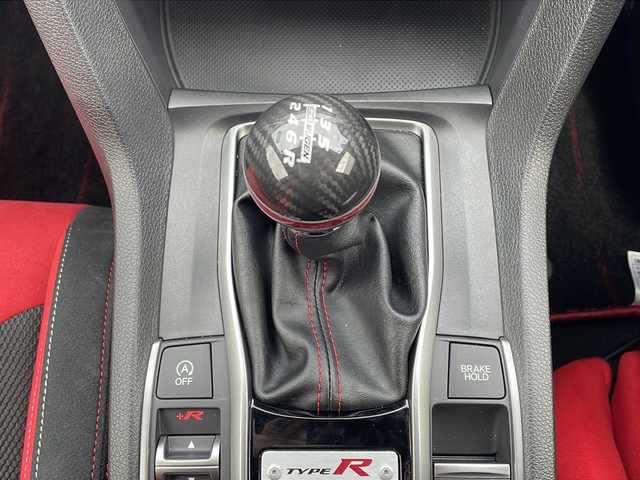 ホンダ シビック タイプR 三重県 2018(平30)年 2万km チャンピオンシップホワイト 純正SDナビ/フルセグTV/【CD/DVD/SD/Bluetooth】/バックカメラ/ビルトインETC/ドライブレコーダー/クルーズコントロール/運転席RECARO製バケットシート/【純正シートあり】/オートライト/LEDヘッドランプ/LEDフロントフォグランプ/Jsレーシングマフラー/【純正マフラーあり】/245/30R20インチ純正AW/Brembo製レッドブレーキキャリパー/プッシュスタート/スマートキー/純正フロアマット