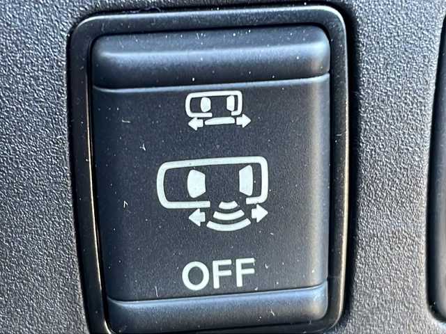 日産 セレナ e－パワー ハイウェイスター V 茨城県 2021(令3)年 5.1万km ブリリアントホワイトパール 2トーン 純正SDナビ(アラウンドビューモニター/フルセグTV/Bluetooth)/フリップダウンモニター/LEDオートライト/ドライブレコーダー/コーナーセンサー/スマートキー/冷房WAC/アダプティブクルーズコントロール/USB入力端子/ETC/3列シート/ドライブレコーダー/シートヒーター/両側パワースライドドア/16インチ純正アルミホイール/純正フロアマット