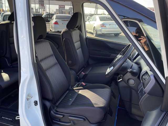 日産 セレナ e－パワー ハイウェイスター V 茨城県 2021(令3)年 5.1万km ブリリアントホワイトパール 2トーン 純正SDナビ(アラウンドビューモニター/フルセグTV/Bluetooth)/フリップダウンモニター/LEDオートライト/ドライブレコーダー/コーナーセンサー/スマートキー/冷房WAC/アダプティブクルーズコントロール/USB入力端子/ETC/3列シート/ドライブレコーダー/シートヒーター/両側パワースライドドア/16インチ純正アルミホイール/純正フロアマット